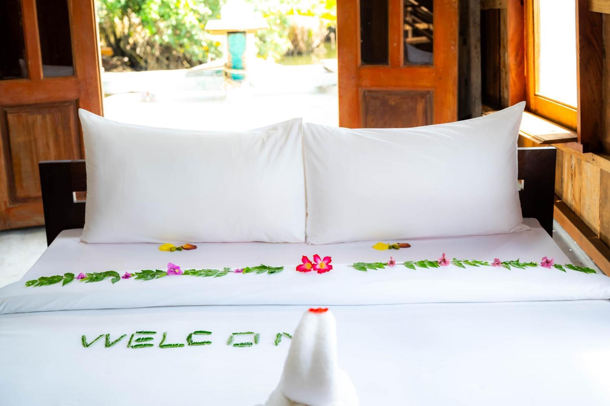 Banyan Tree Hostel Kampot Eksteriør bilde